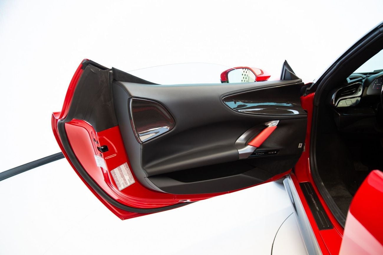 فيراري SF90 ستراديل ASSETTO FIORANO