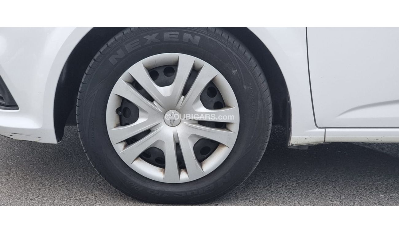 Chevrolet Aveo LS - WHT_GRY - 2019