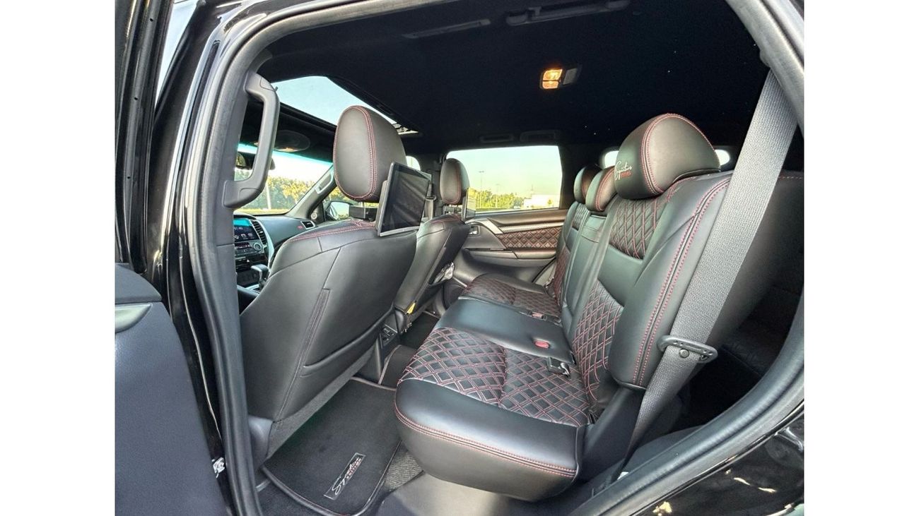 Mitsubishi Montero GLS Premium Montero Sport signature edition 2019 GCC 2Keys // Low mileage // Full option // perfect