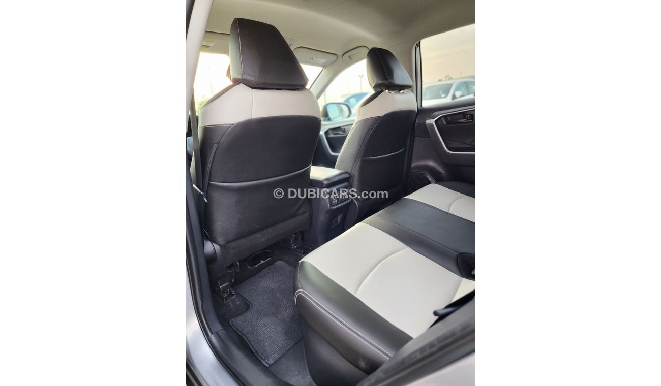 Toyota RAV4 XLE TOYOTA RAV4 HYBRID 2020 MODEL CLEAN CAR