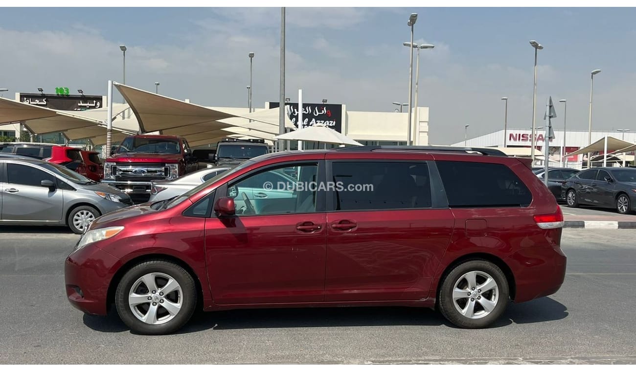 تويوتا سيينا full option