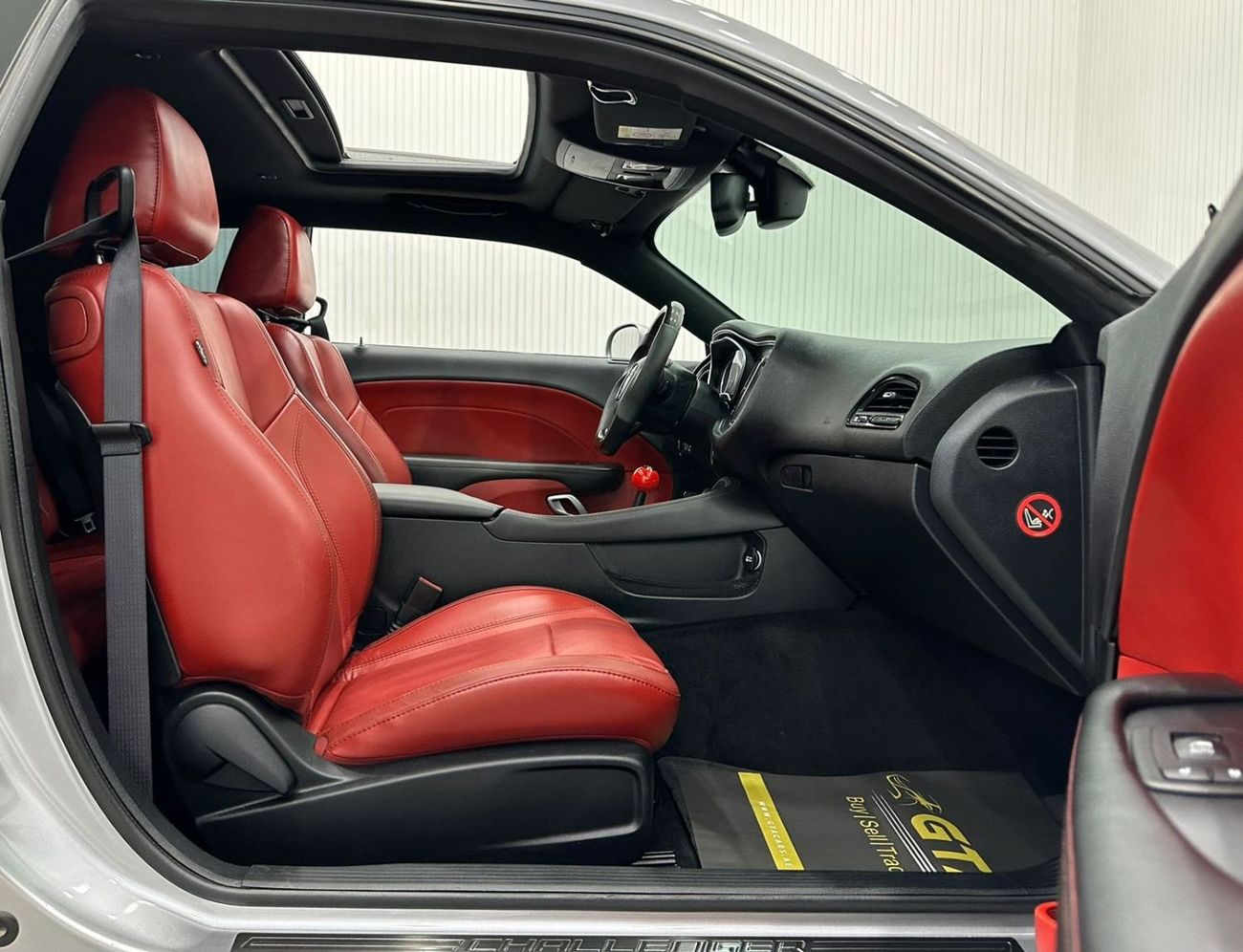 دودج تشالينجر 2016 Dodge Challenger R/T Widebody(Full Option), Full Agency Service History, GCC