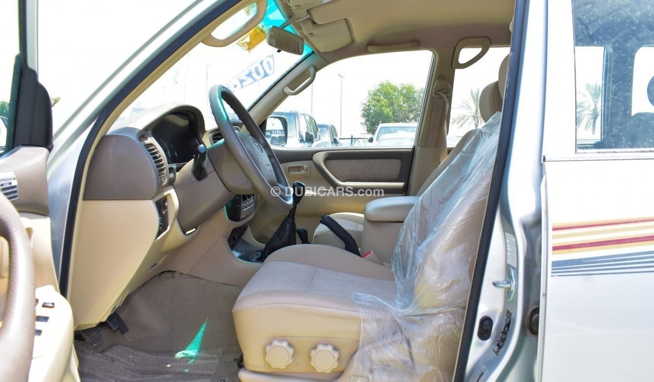 Toyota Land Cruiser GXR V6