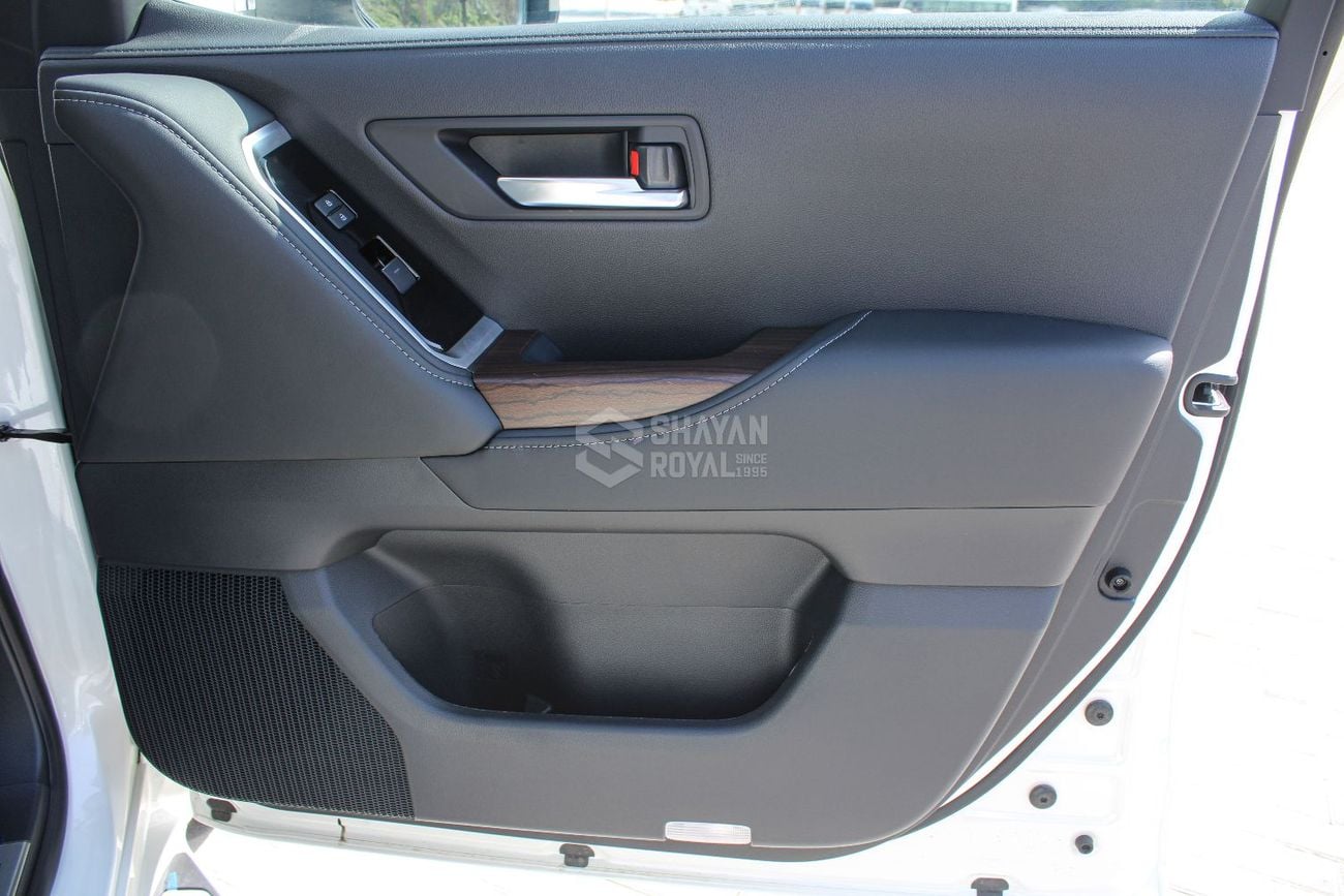 تويوتا لاند كروزر LHD LC300 4.0L PETROL V6 VX FULL OPTION WITH RADAR | SOFT DOOR CLOSING AT 7-SEATS 2026MY