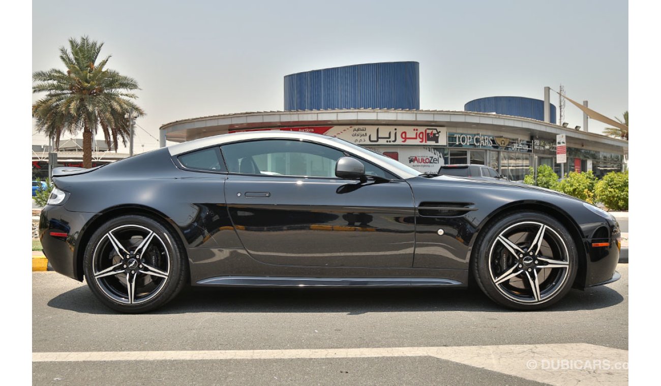 Aston Martin Vantage 2016