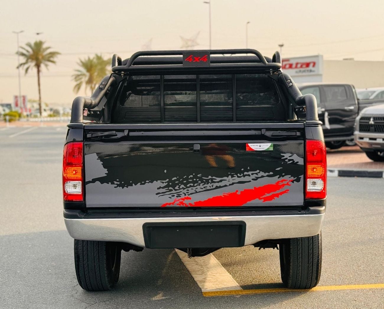 Toyota Hilux DOUBLE CABIN | PREMIUM RED INTERIOR | MANUAL 2.5L DIESEL | MULTIMEDIA SCREEN | LHD | 2007
