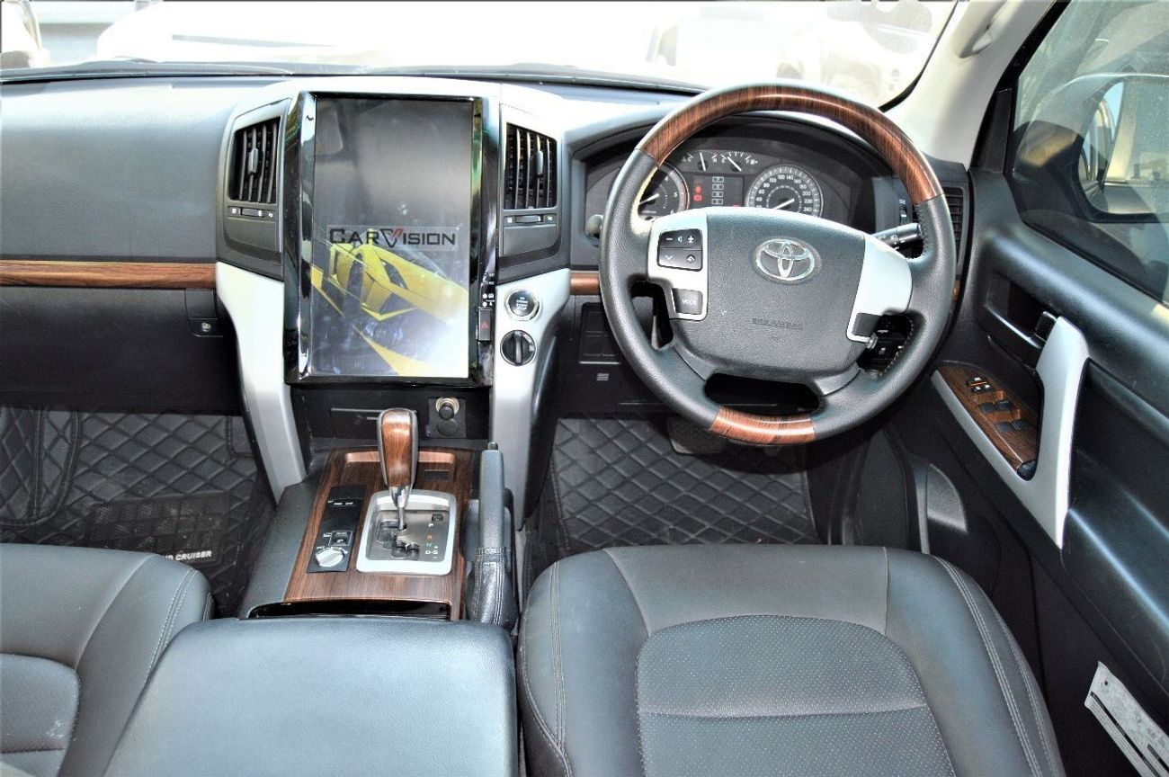 تويوتا لاند كروزر Diesel ,Right Hand Drive  4WD