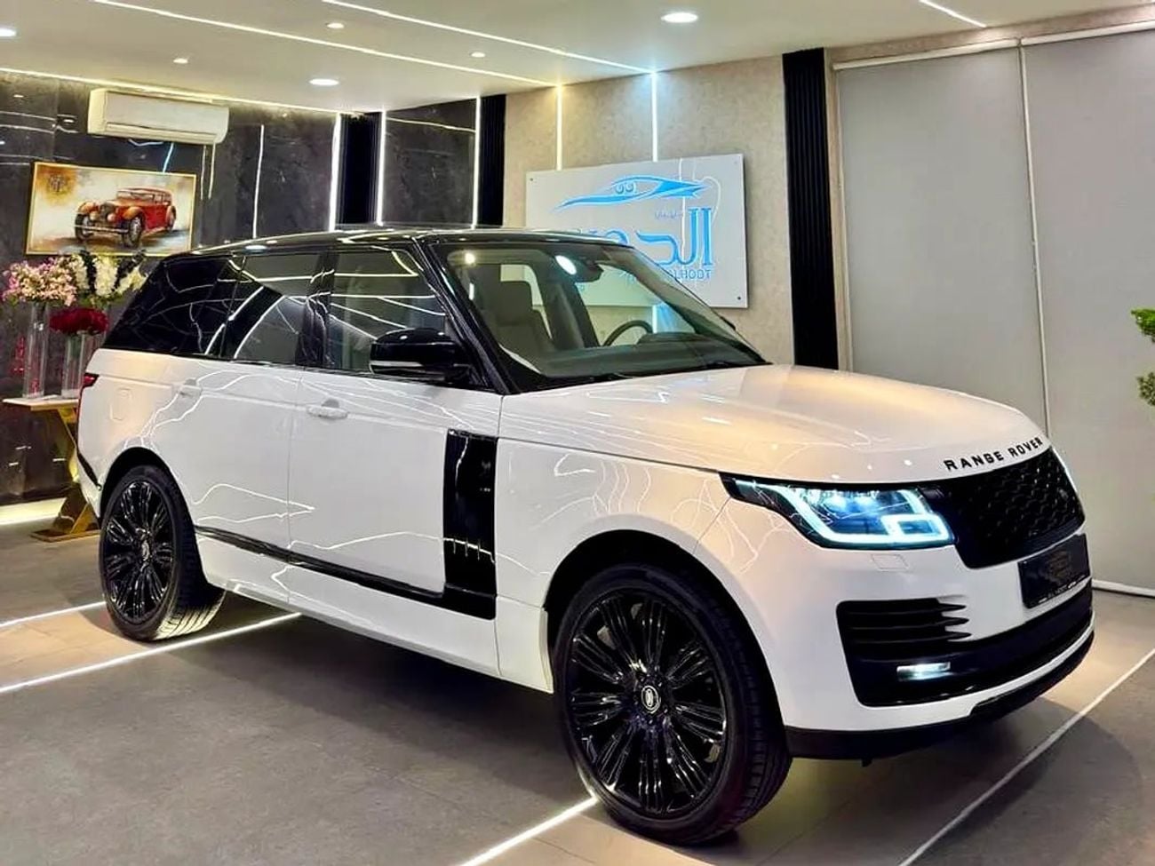 Land Rover Range Rover FACELIFT RR VOGUE V8 || F.S.H AL TAYER ||GCC || TOP RANGE || GIVEN WARRANTY ||AMAZING CONDITION