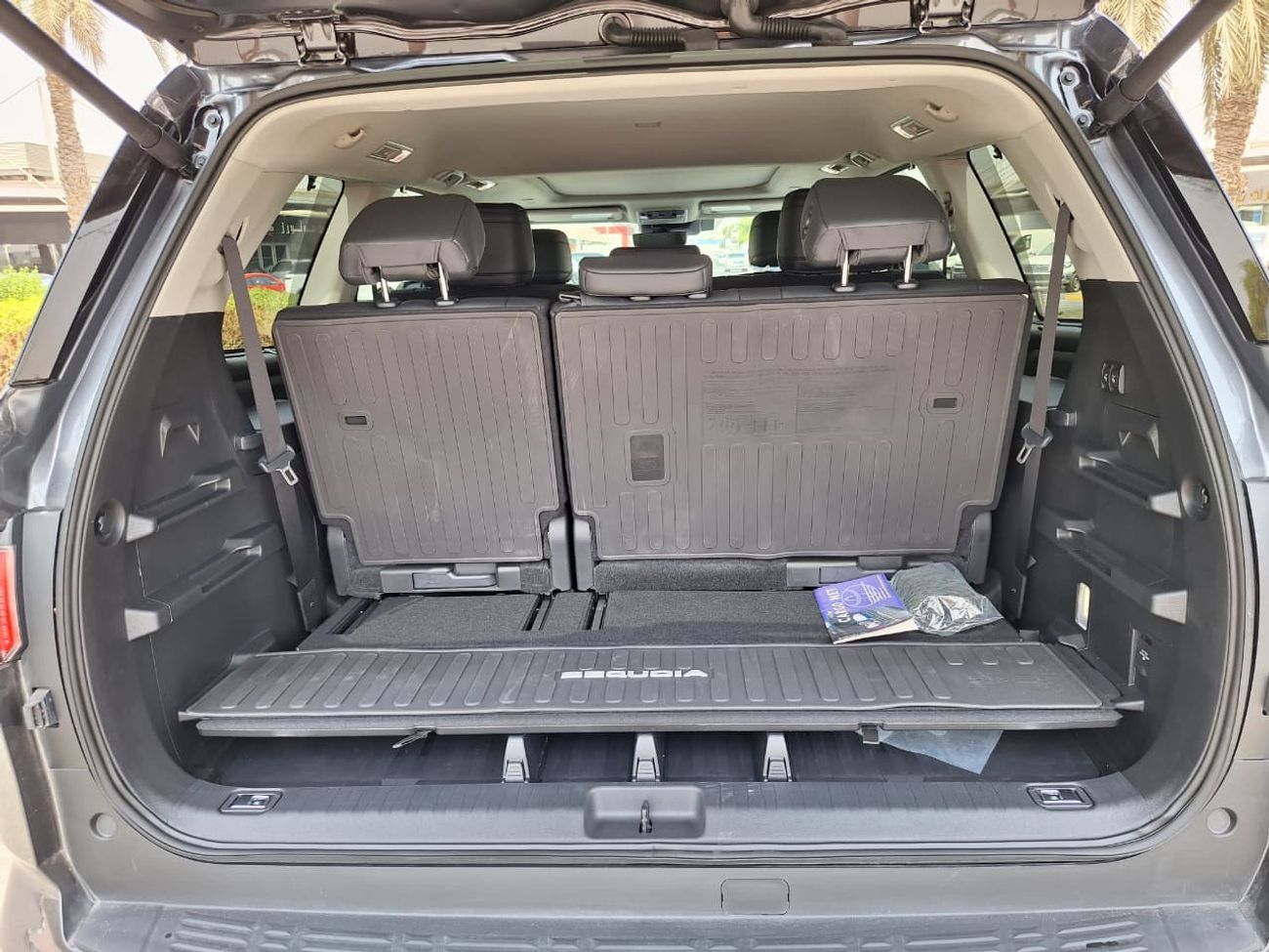 Toyota Sequoia 2024 TOYOTA SEQUOIA 4WD HYBRID 8 SEATER