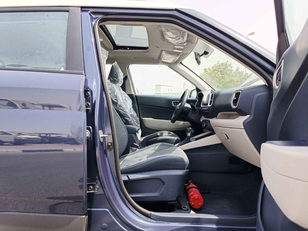 هيونداي فنيو Premier Plus Turbo/ 1.0L V4/ SUNROOF/ FULL OPTION (CODE # VEN10AF)