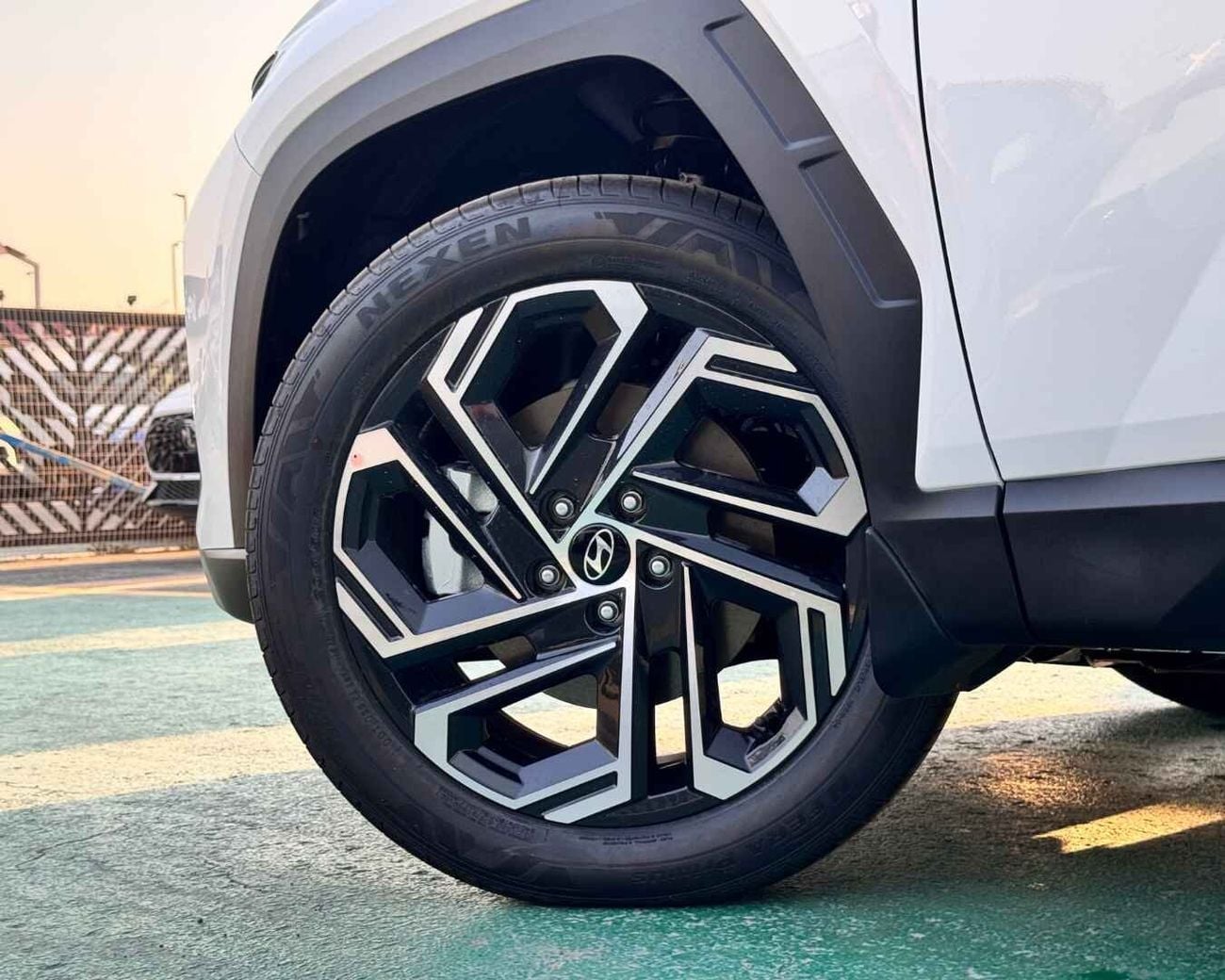 هيونداي توسون HYUNDAI TUCSON 1.6T - 2027 MODEL - GCC SPECS - WHITE COLOR