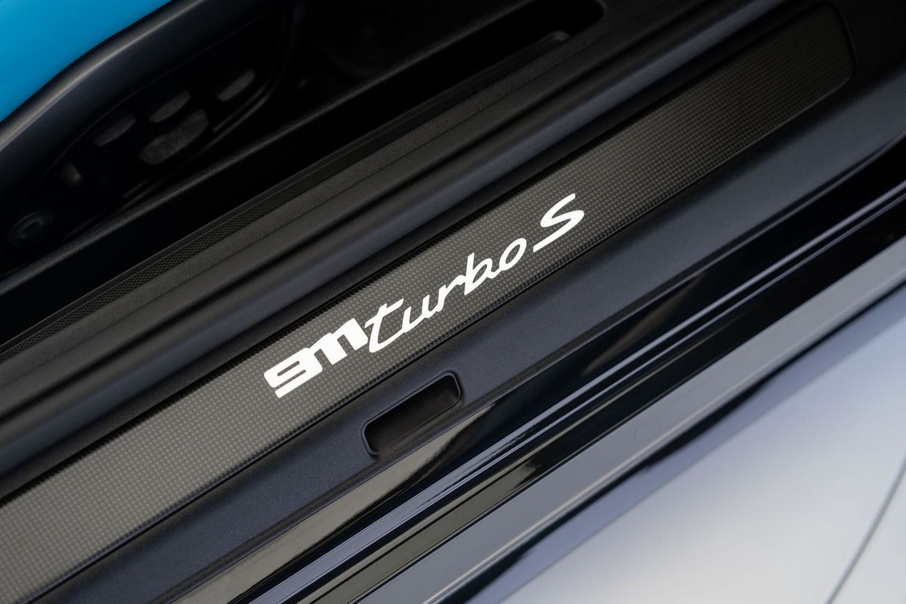 Porsche 911 Turbo S 3.8L (640 HP) Convertible