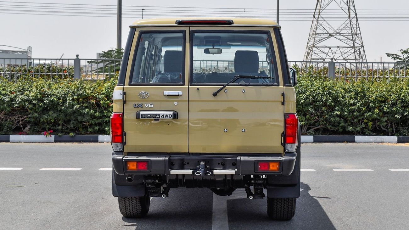 Toyota Land Cruiser 70 ECT0061 - Toyota Land Cruiser Hardtop 5 Doors - 4.0L Petrol Manual - Beige - LX