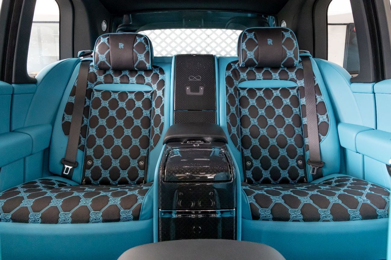 Rolls Royce Cullinan ROLLS ROYCE CULLINAN | BLACK BADGE | BESPOKE PREMIUM AUDIO  | DUALITY SEATS | European Specs | 2026