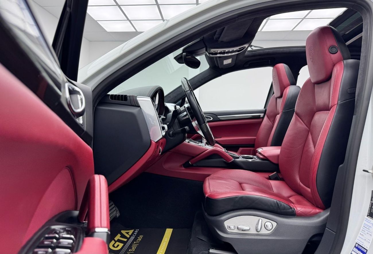 بورش كايان GTS 3.6L 2017 Porsche Cayenne GTS, Excellent Condition, Full Agency Service History, GCC