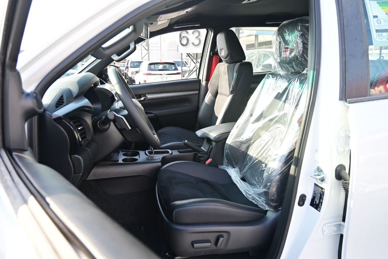 تويوتا هيلوكس Toyota Hilux GR Sport 4.0L V6, Petrol, 4WD, Pickup Color White Model 2025