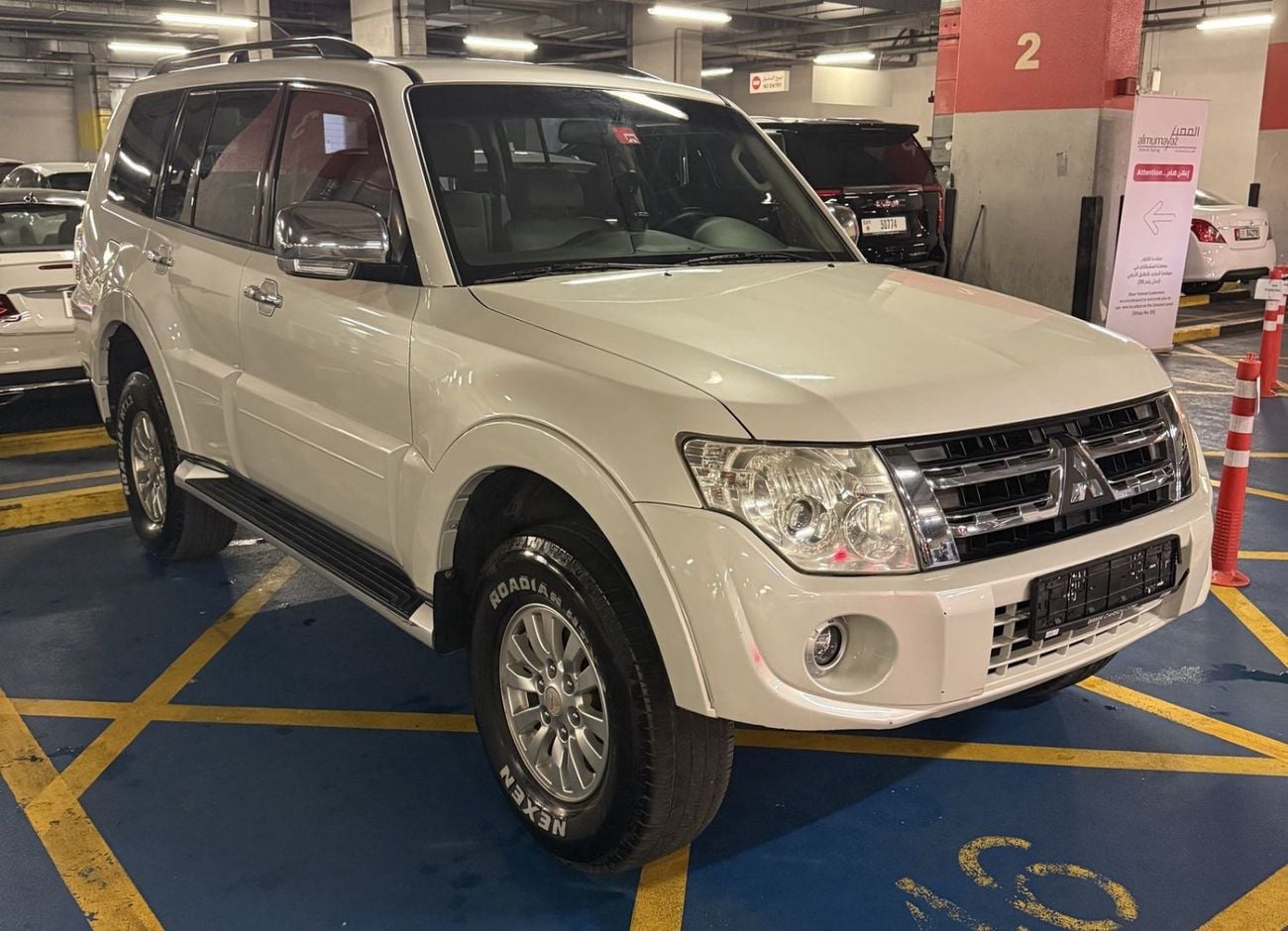 Mitsubishi Pajero GLS Mitsubishi Pajero / Shogun / Montero 2014 GCC specs