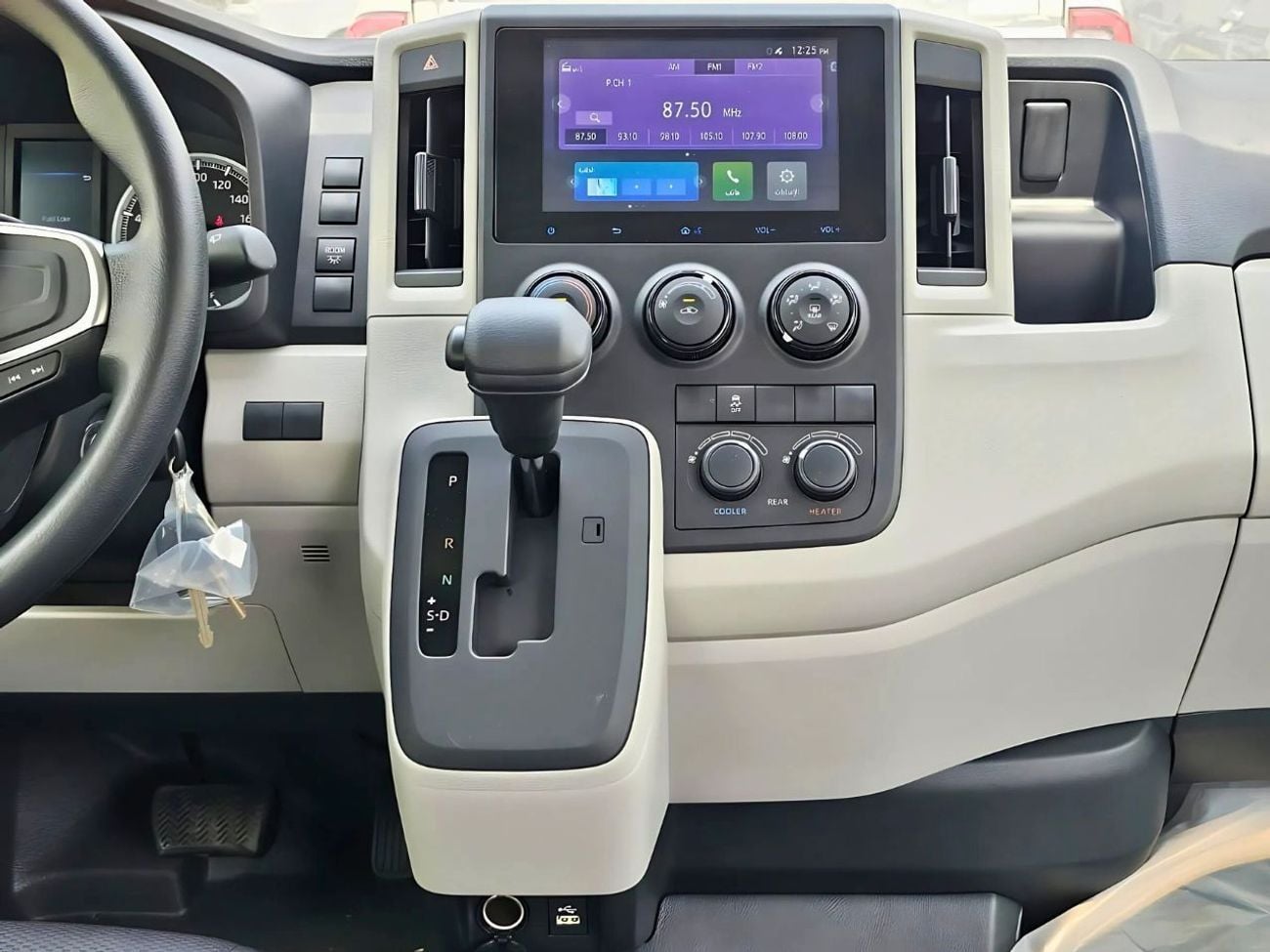 Toyota Hiace GL DX PASSENGER / 3.5L V6 A/T PETROL / DUAL HEATER / DVD CAMERA (CODE# HR3ADA)
