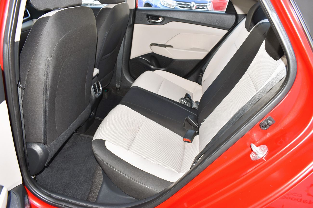 Hyundai Accent AED 639 PM | 1.6L GL GCC DEALER WARRANTY