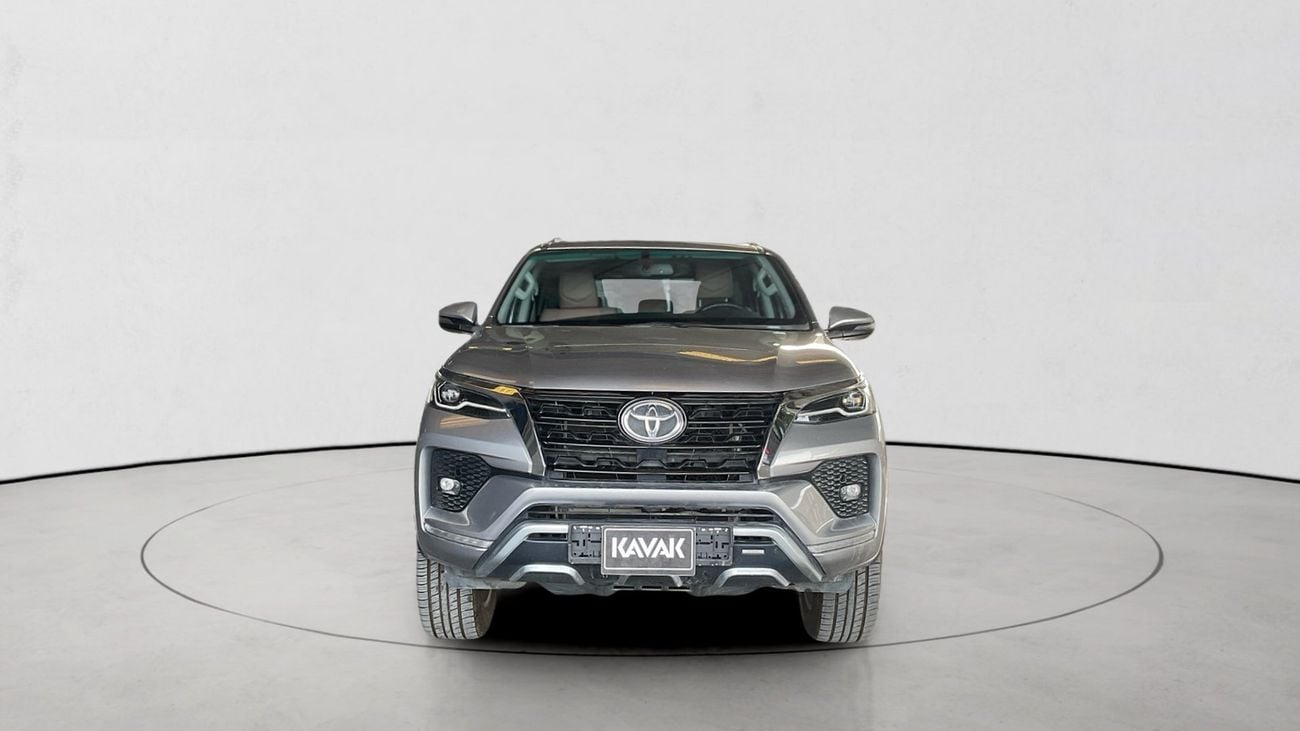 Toyota Fortuner 4.0 4WD AUTO 7STR VXR RA/RB | Guaranteed Warranty | 0 Down Payment