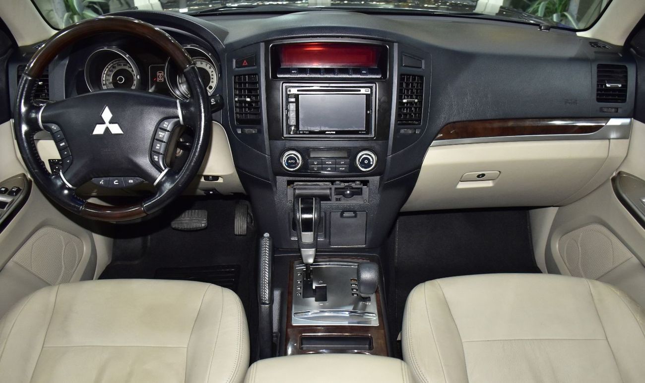 ميتسوبيشي باجيرو EXCELLENT DEAL for our Mitsubishi Pajero GLS ( 2013 Model ) in Grey Color GCC Specs