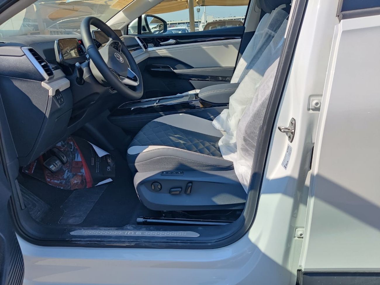 Volkswagen ID.6 CROZZ PRO 7 SEATER AUTOMATIC TRABSMISSION