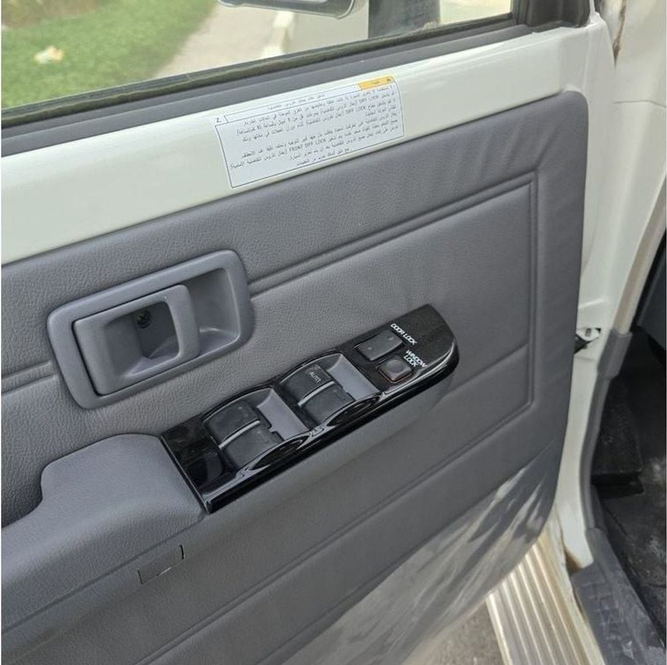 Toyota Land Cruiser Pick Up 2023 LC79 4.5L V8 Diesel MT Full option