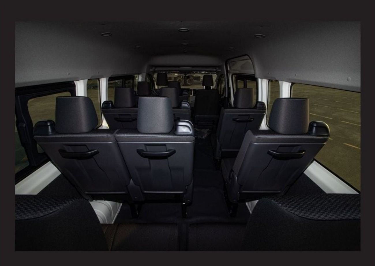 Toyota Hiace 2023 TOYOTA HIACE 2.8L 14str Diesel Manual Zero KM