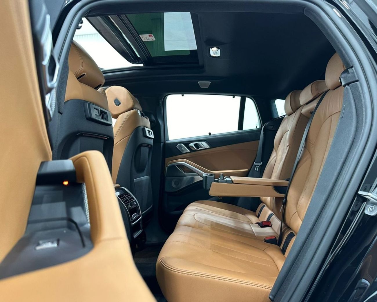 BMW X6 40i M Sport 3.0L 2022 BMW X6 xDrive40i M-Sport, Oct 2026 BMW Warranty + Service Pack, Full Options,