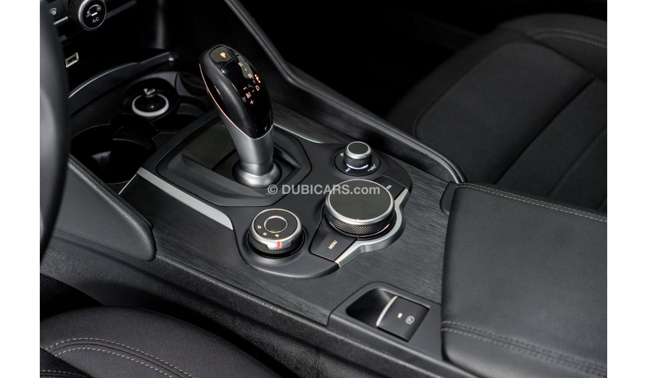 ألفا روميو جوليا 2019 Alfa Romeo Giulia Super / Full Alfa Romeo Service History