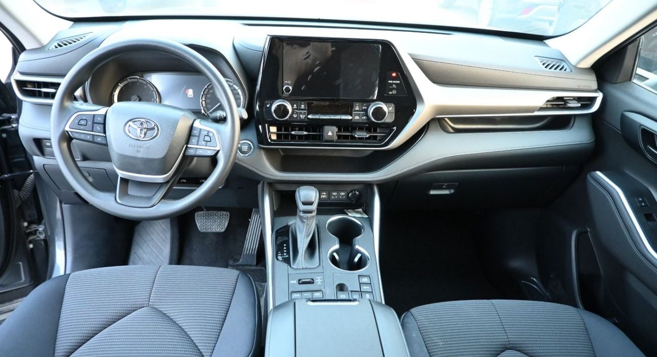 تويوتا هايلاندر Toyota Highlander 2023model 2.4L LE Turbo AWD Petrol engine Colour Grey Transmission Automatic Inter