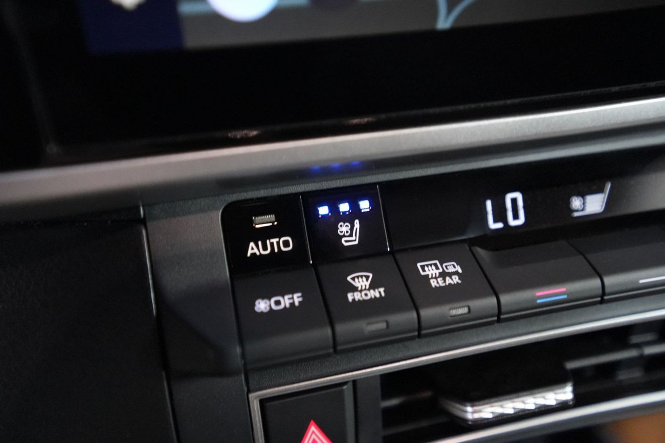 تويوتا كامري Lumiere2.5L Hybrid