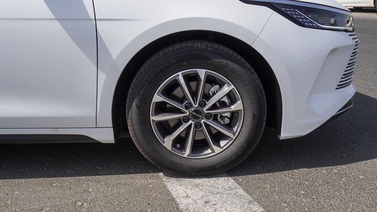 BYD Destroyer 05 Brand New BYD Destroyer EV 2025 Export 1.5L Plug-in Hybrid|White/Black|N-BYD-LUX-H-E-25|