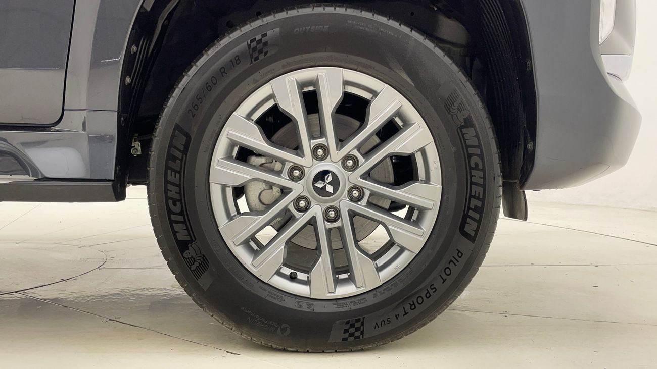 ميتسوبيشي مونتيرو سبورت GLS MID 3 | بدون دفعة مقدمة | اختبار القيادة في المنزل