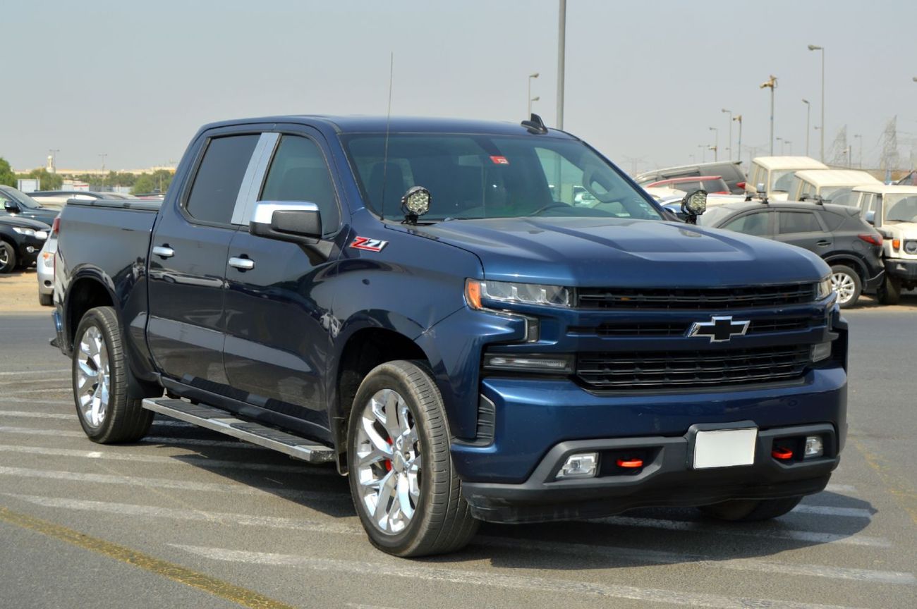 شيفروليه سيلفارادو *Chevrolet Silverado* Left Hand Drive Year: *2020* -Push Button Start,  -Leather Seats, -Power Seats