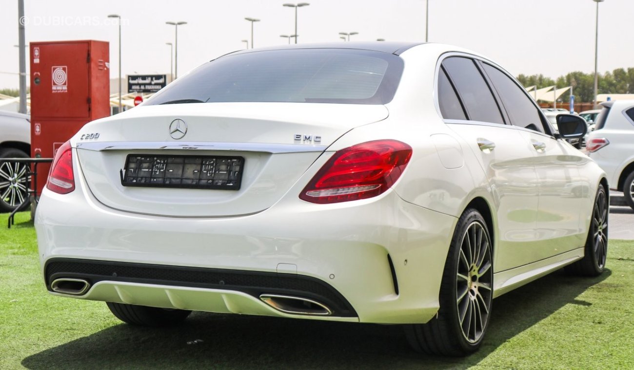 Mercedes-Benz C200 Gcc top opition AMG first owner