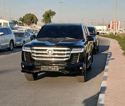 تويوتا لاند كروزر Toyota landcruise 2019Model 4.0 v6 petrol Engine Colour Black push start Transmission Automatic Inte