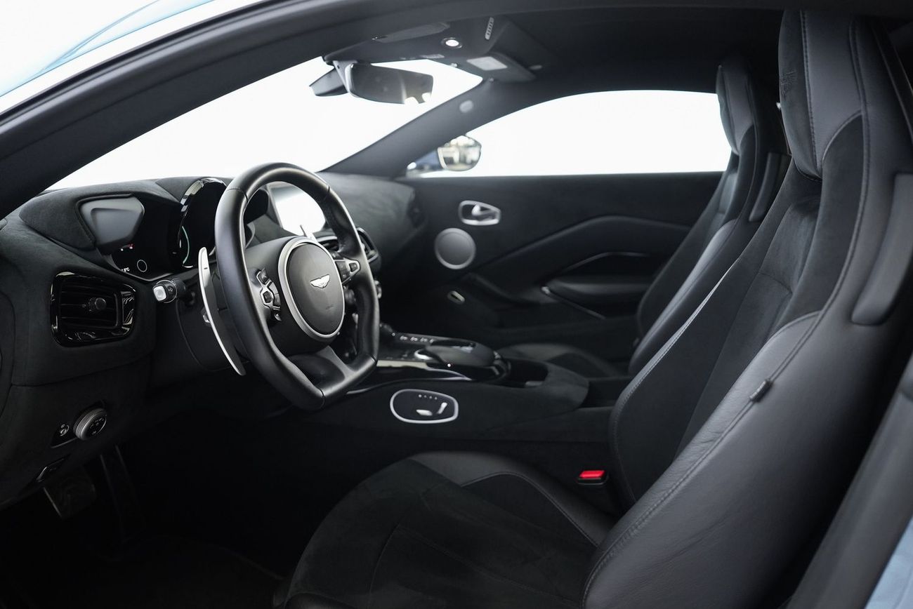 أستون مارتن فانتيج Std 4.0L