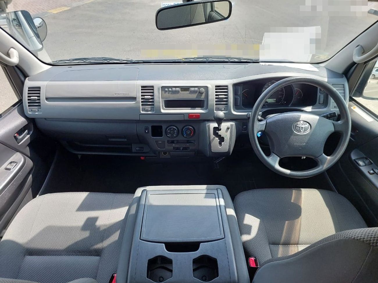 Toyota Hiace TOYOTA HIACE COMMUTER VAN 2013 RHD 3.0 L DIESEL AUTOMATIC (PM63050)