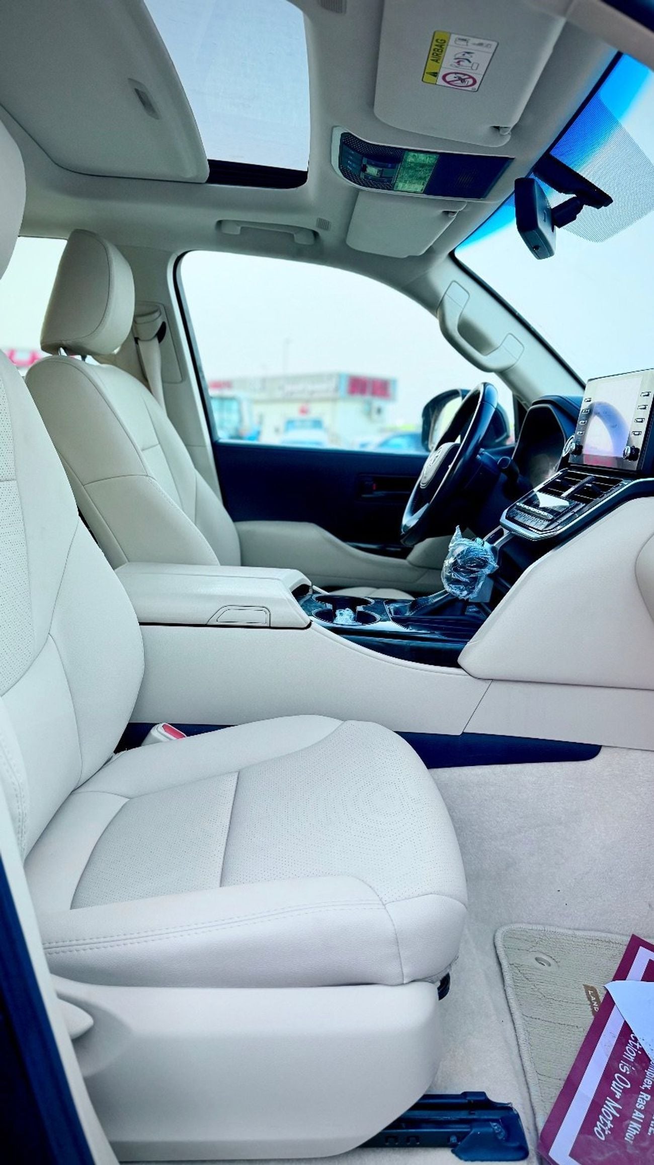 Toyota Land Cruiser 2022 model GXR Full Option Top Of The Range