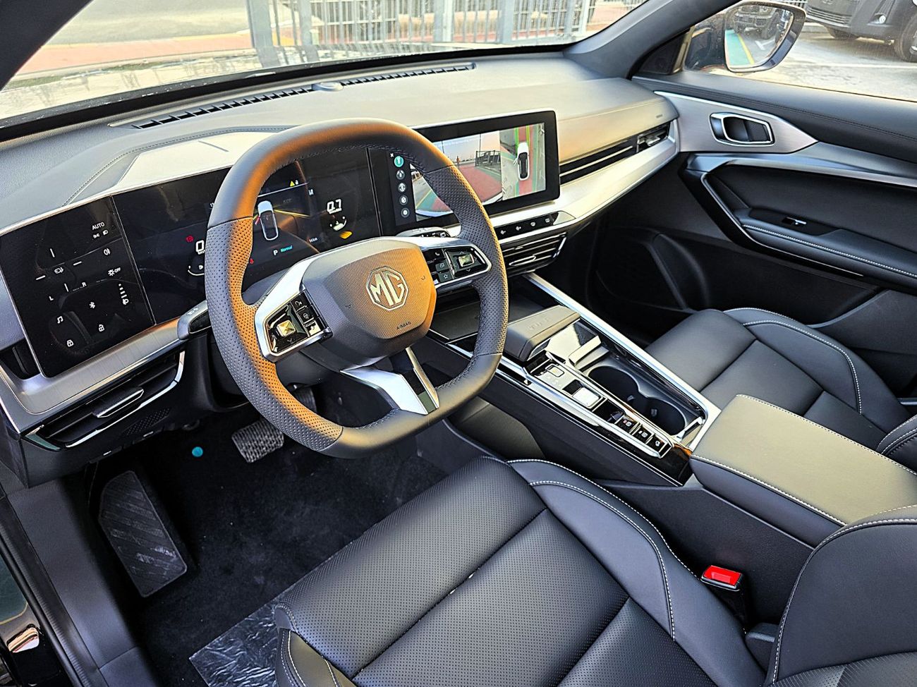 MG One MG One 1.5 LUX SUV FWD 5Doors Black Color 2024