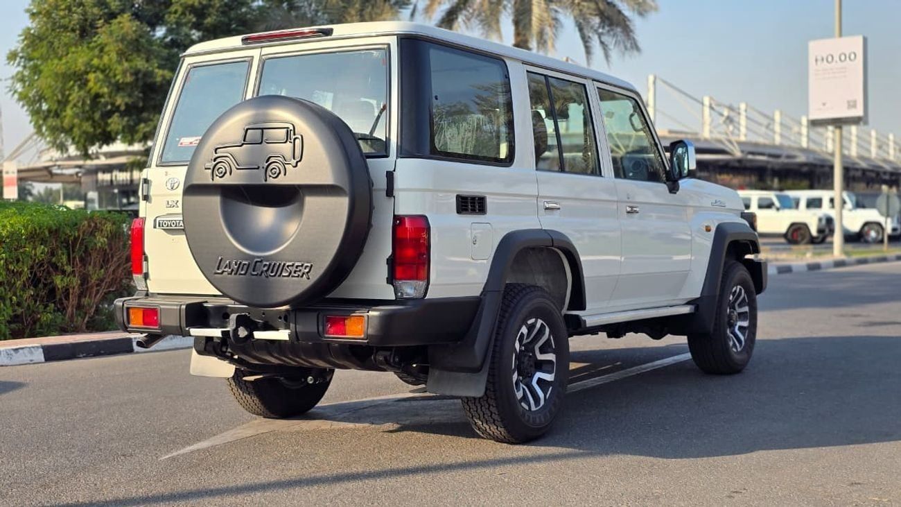 تويوتا لاند كروزر 70 LC76 LX LX 2.8L