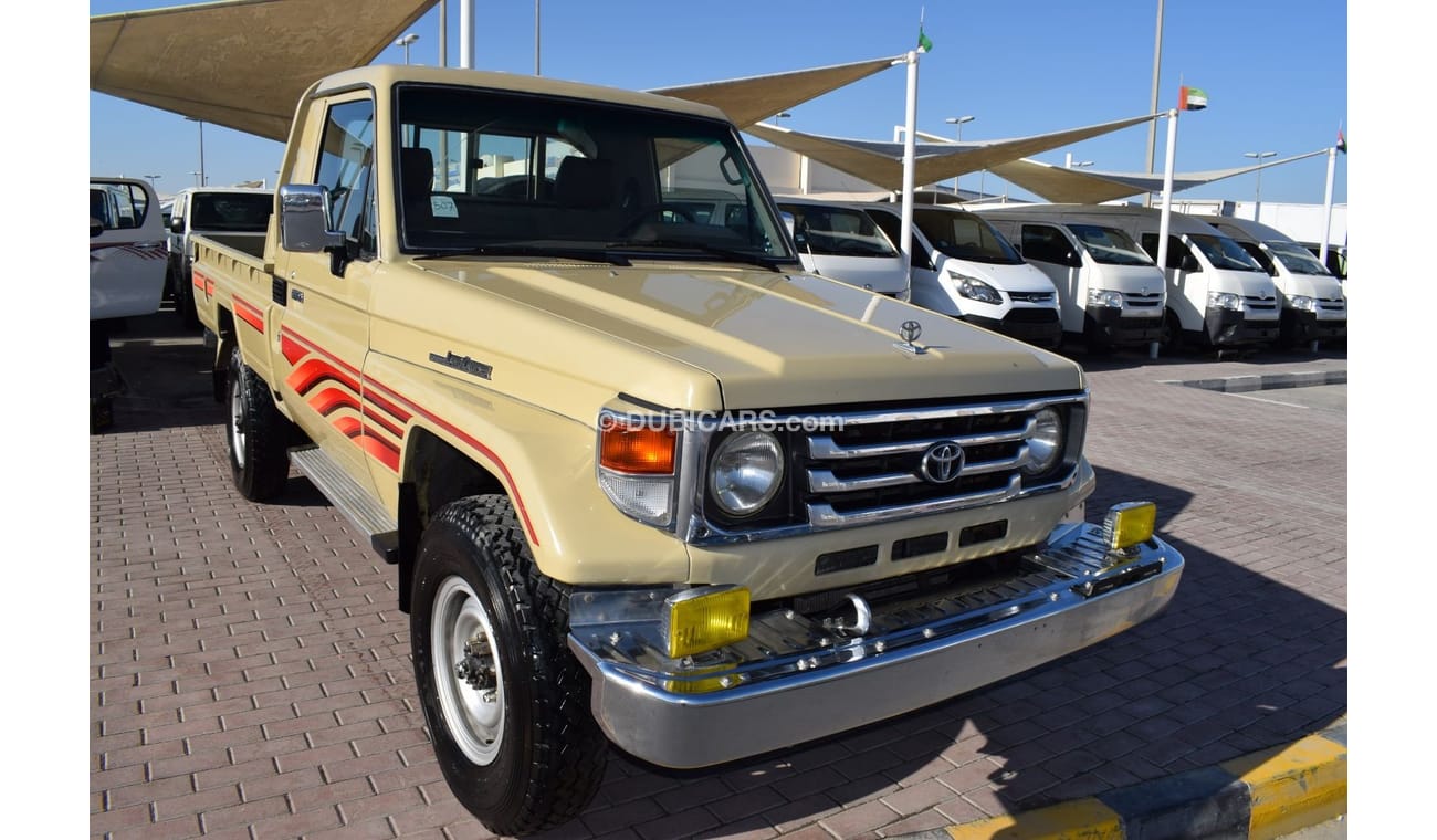 تويوتا لاند كروزر بيك آب Toyota Landcruiser pick up S/c 4WD, model:2002. Excellent condition