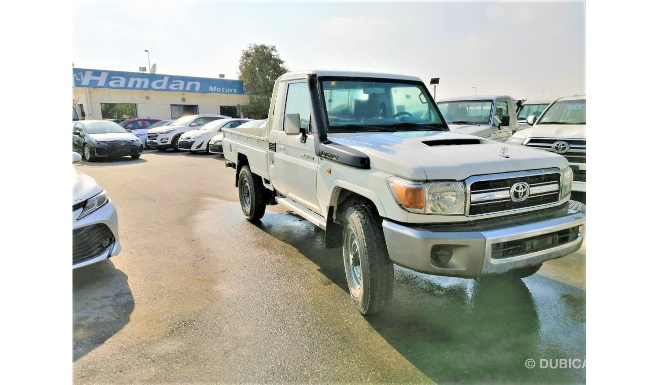 Toyota Land Cruiser Pick Up single  cap  v8