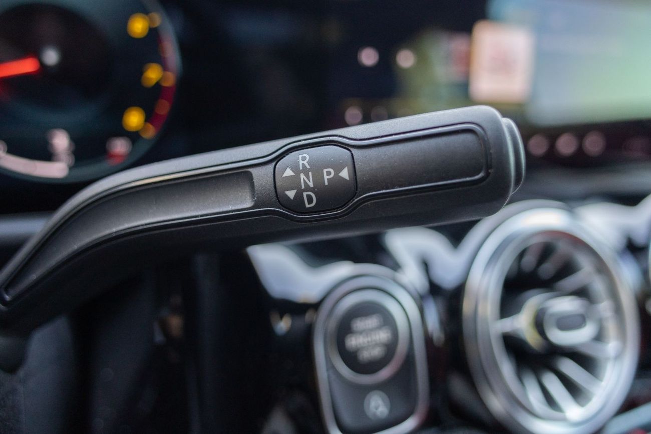 Mercedes-Benz GLA 200 Premium 1.4L