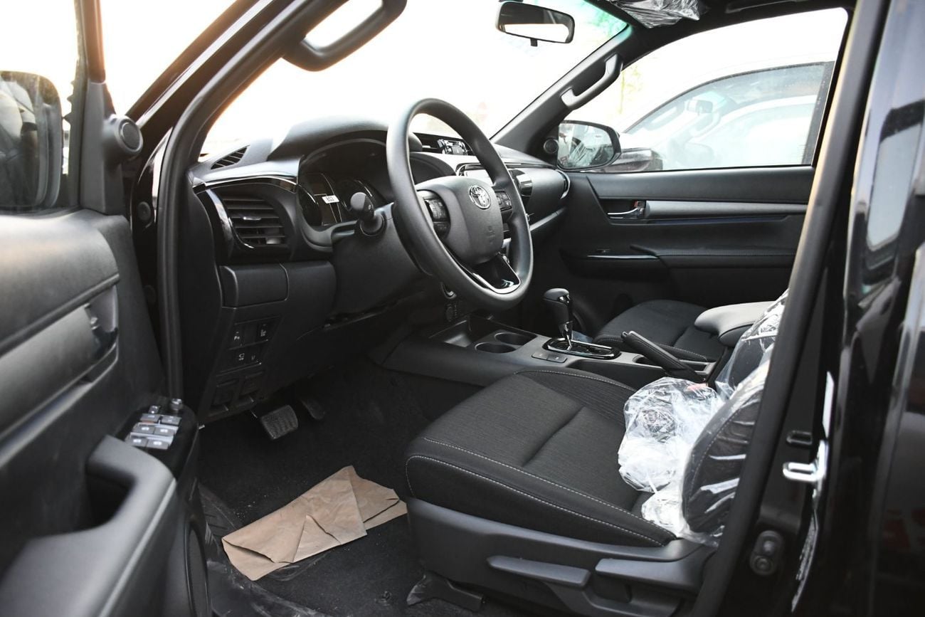 تويوتا هيلوكس Adventure 4.0L V6 with BSM ! Door Molding