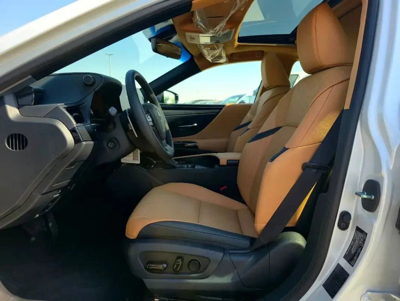 Lexus ES300h Hybrid Lexus ES 300h 2.5L Hybrid 2025 GCC specs