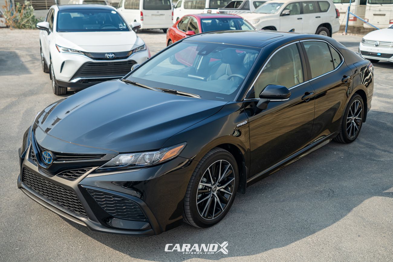 Toyota Camry SE Hybrid 2021 Black