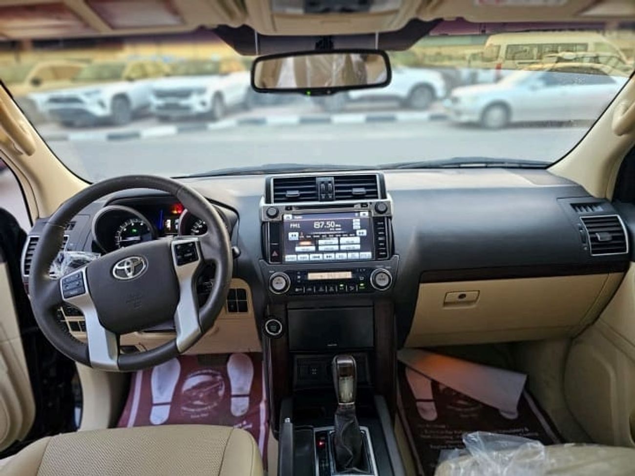 Toyota Prado VXR 4.0L 4WD LHD-GCC SPECS-Automatic-petrol-6 Cylinders-7 Seats-5 Doors