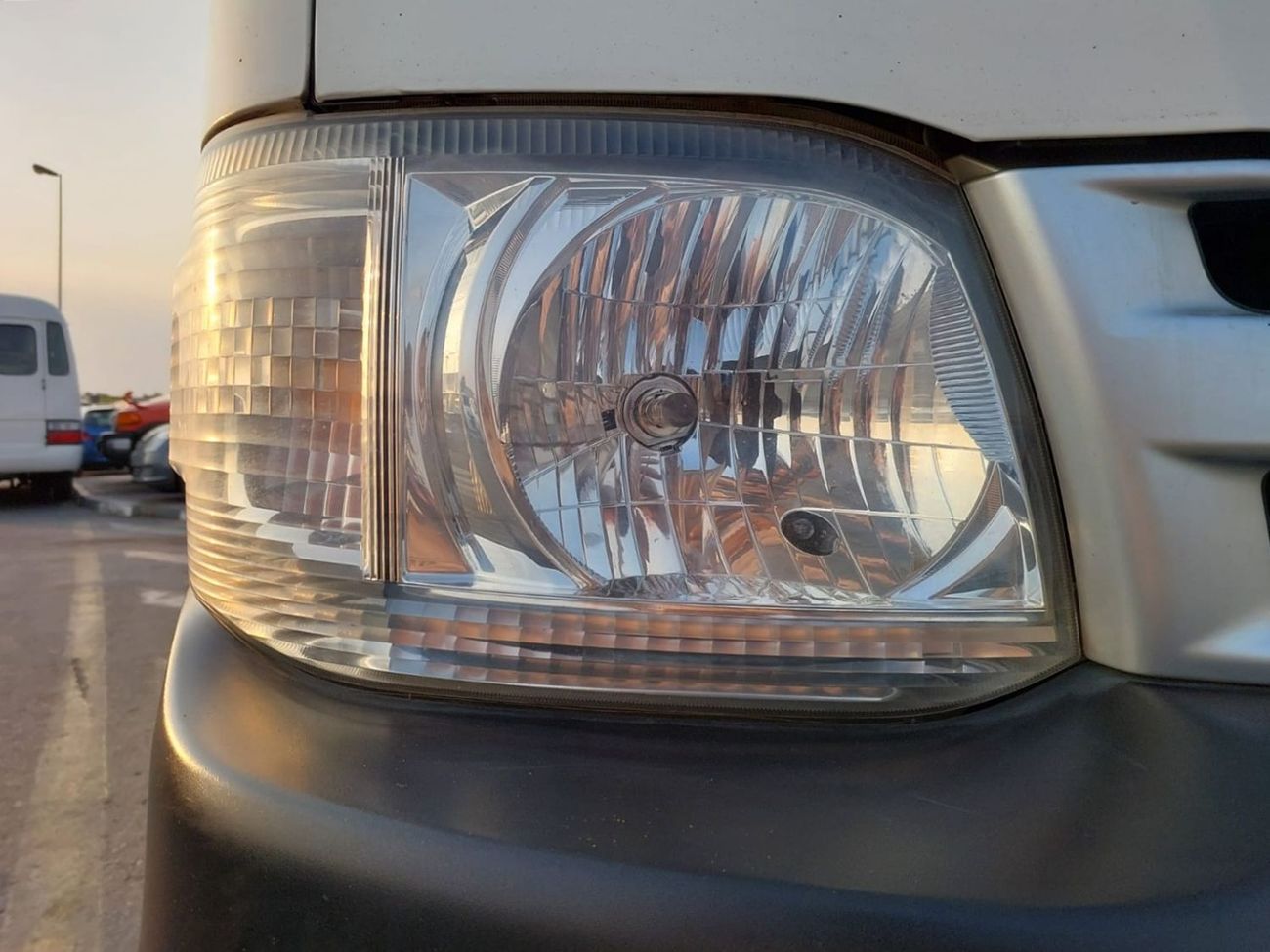 تويوتا هاياس TOYOTA HIACE VAN RHD 2013 MODEL 3.0 L DIESEL AUTOMATIC(PM11947)